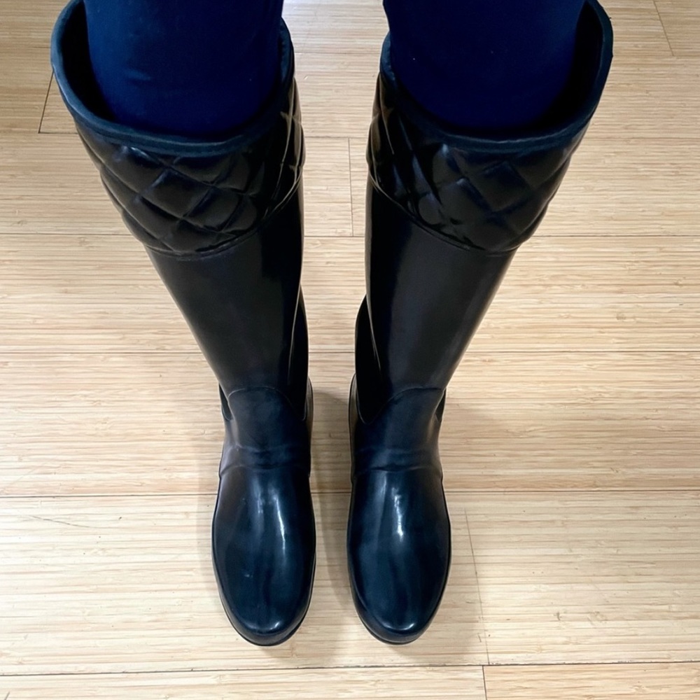 8.5 hunter rain boots (glossy)